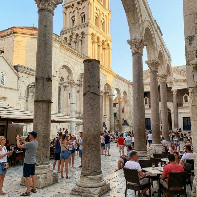 Peristilo del Palacio de Diocleciano en Split